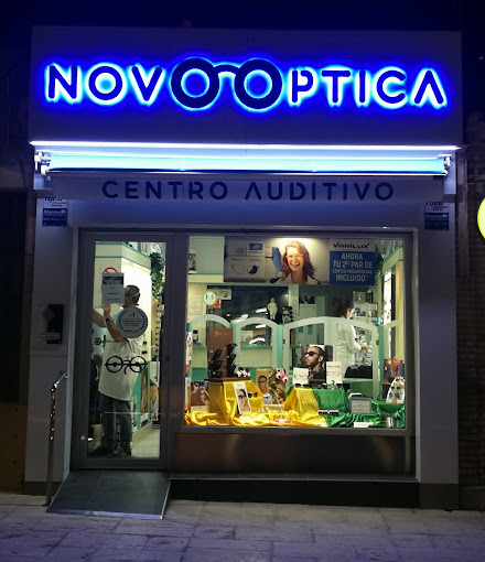 Centro auditivo Novooptica en Fuente Álamo de Murcia: pruebas y adaptación de audífonos, reparación y diagnóstico