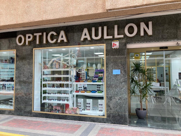 Optica Aullon Murcia mantenimiento de audífonos