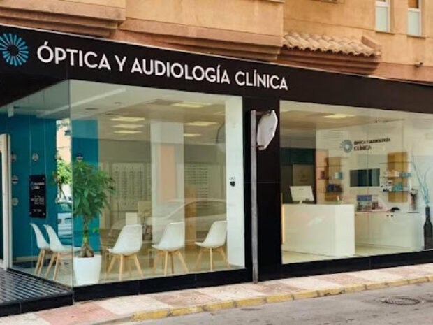 Óptica y Audiología Clínica Egea en Roquetas de Mar