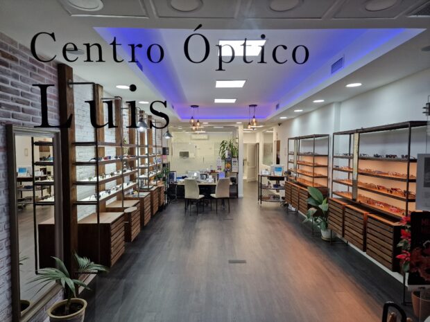 centro óptico y auditivo Luis